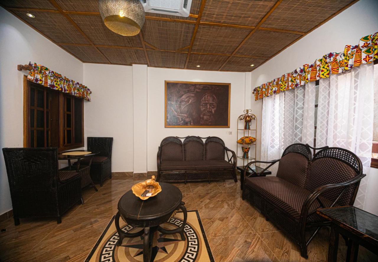 Ike'S Cultural Village Kumasi Exterior foto